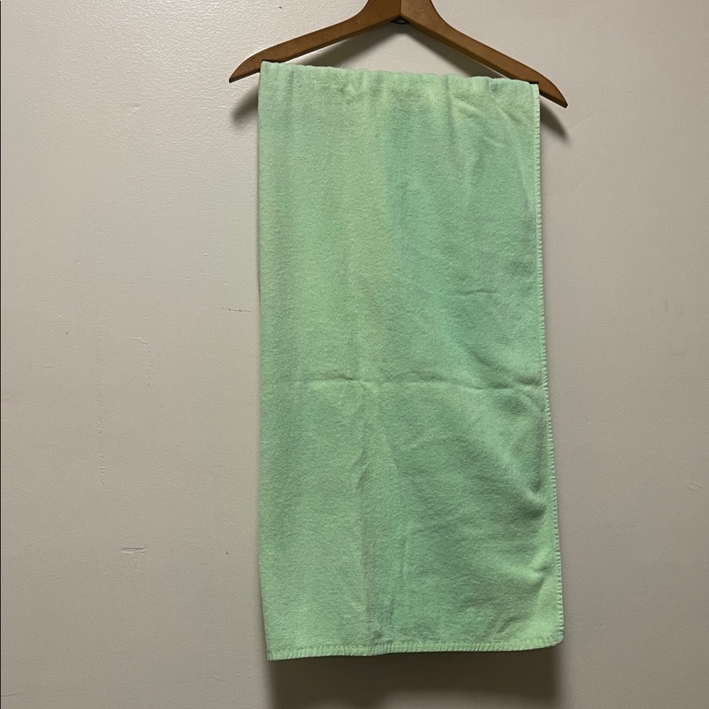 Mint Green Vintage Bath Towel 🛁